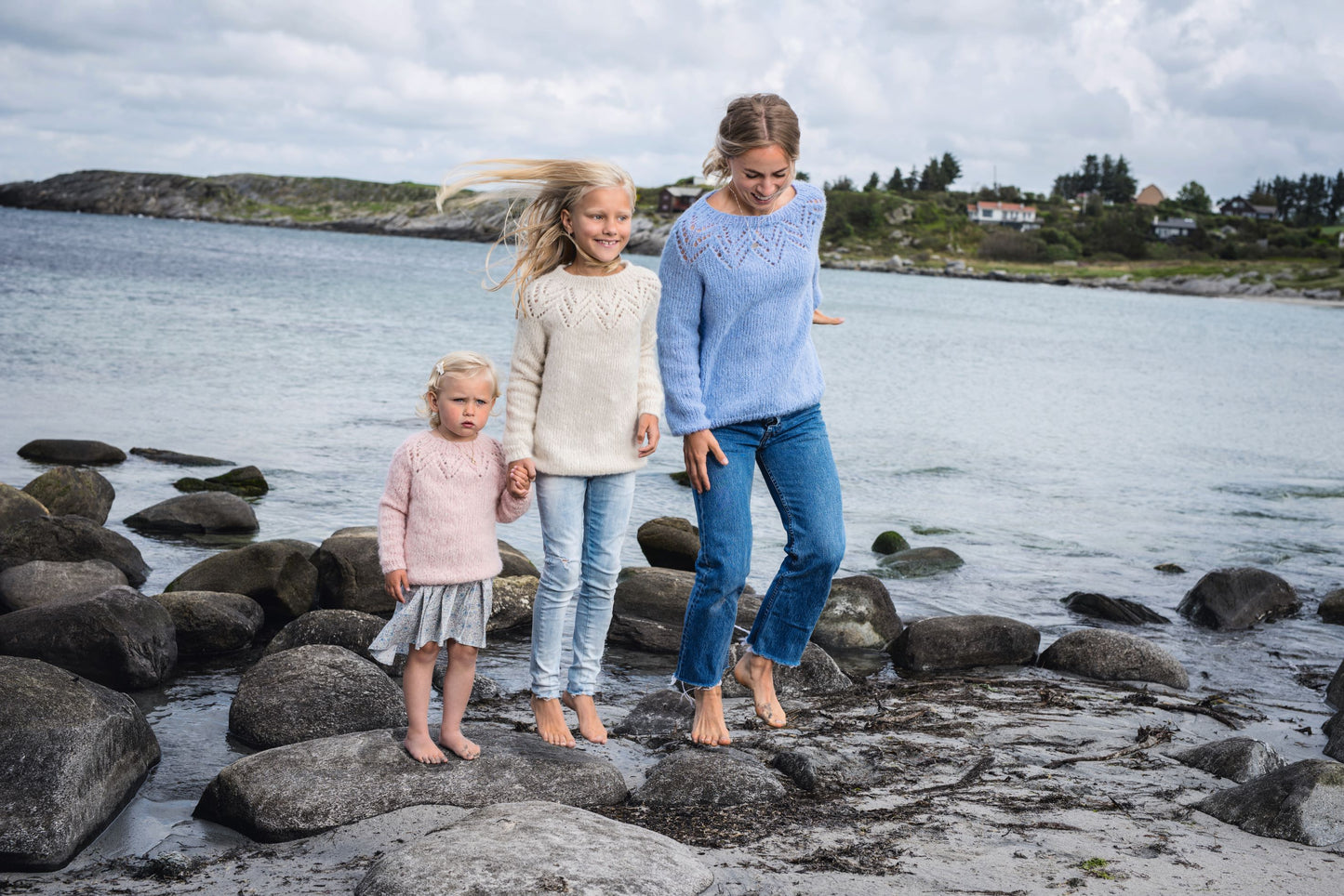 Tiril Barnegenser med hullmönster