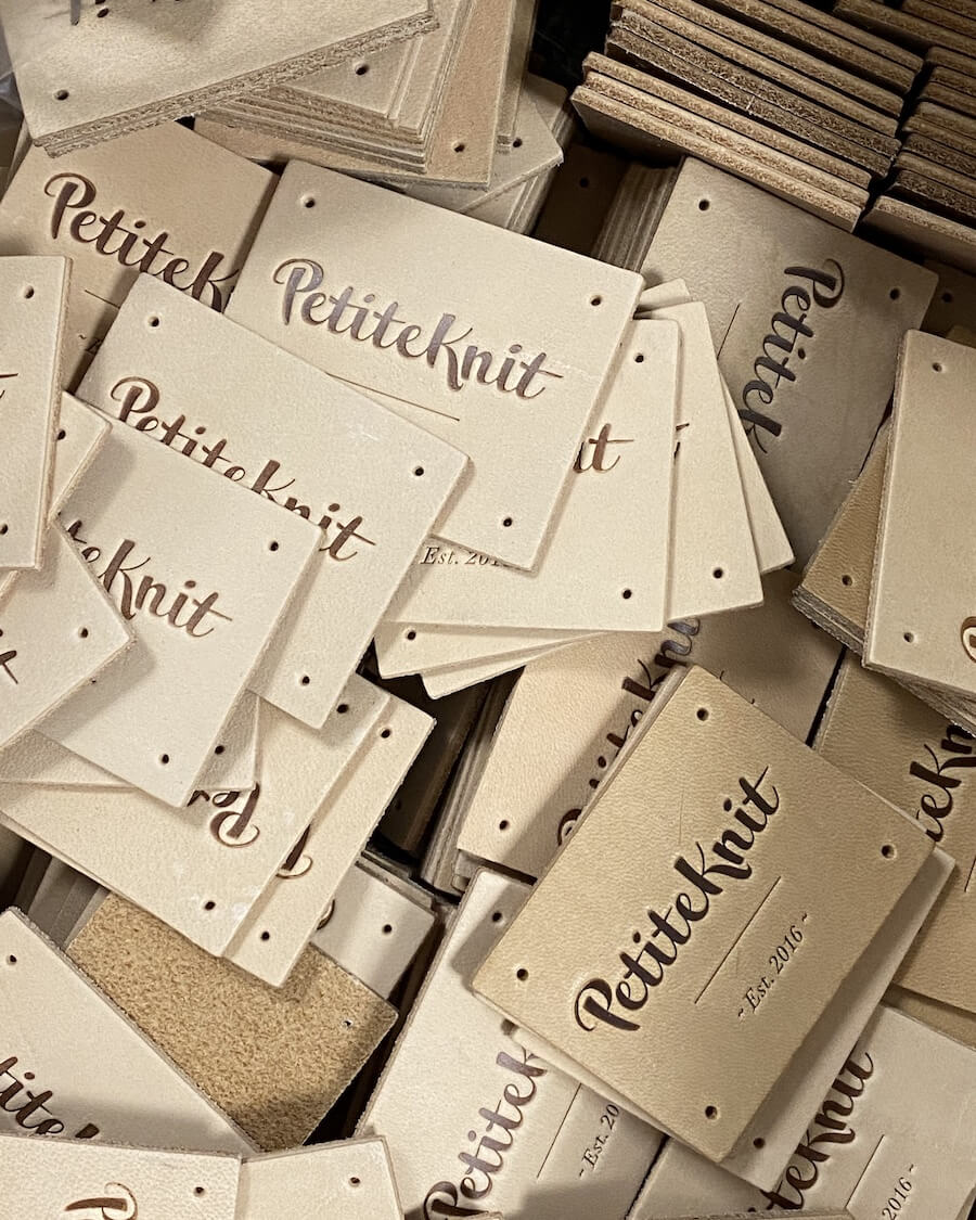 "Petiteknit" Leather Label - Butik Maglia