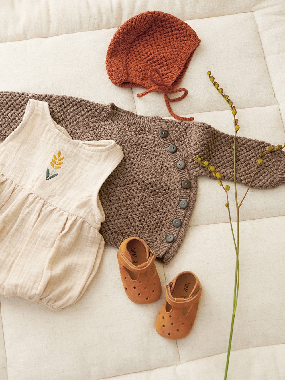 Sandnes 2413 - 5 April cardigan baby - Butik Maglia