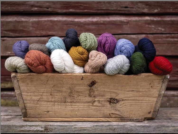 Svensk Ull 3 tr 100 g - 011 Falu Red