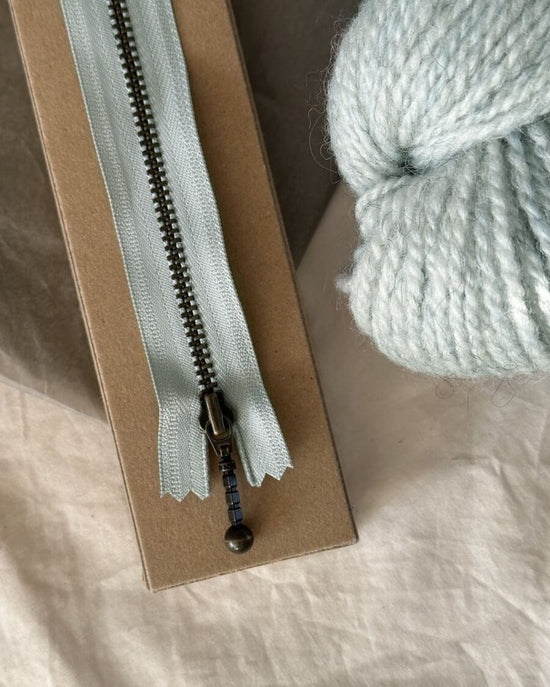 PetiteKnit Blixtlås 17 cm - Flinta