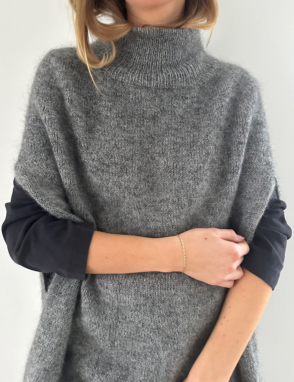 Le Knit - Darcy Cape DK