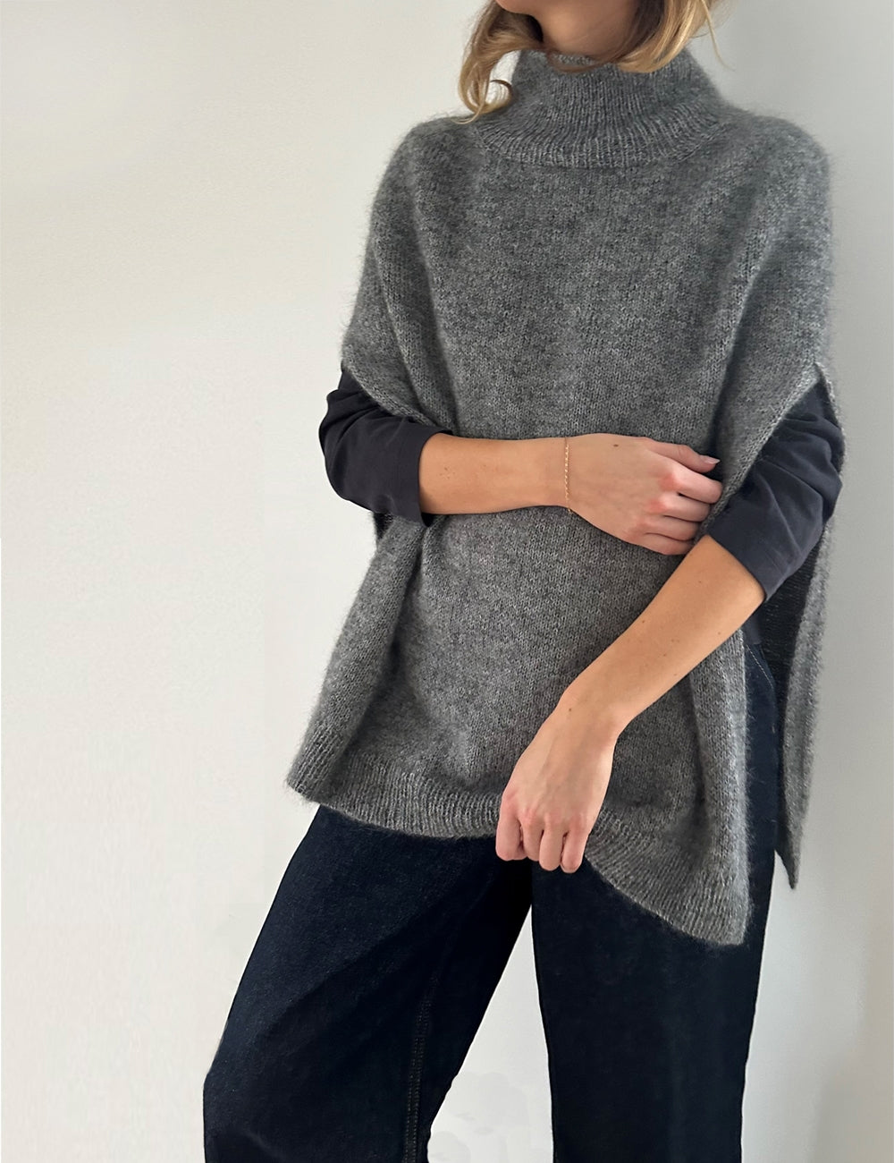 Le Knit - Darcy Cape DK
