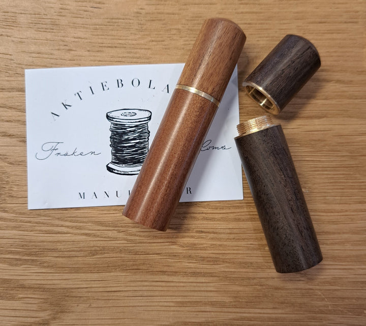 Maskmarkörer Fröken Lindbloms Manufaktur - Nåletui trä mörk - Butik Maglia