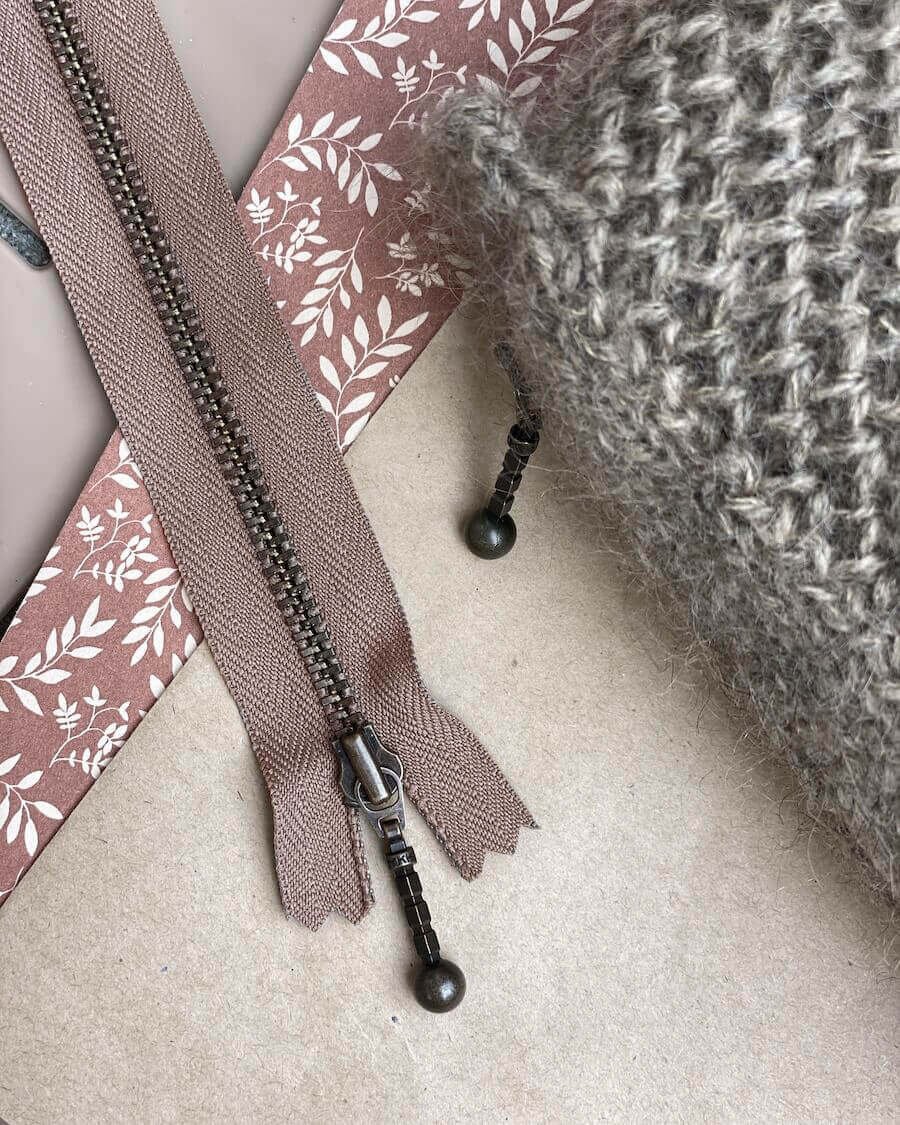 PetiteKnit Blixtlås 17 cm - Hasselnöt - Butik Maglia