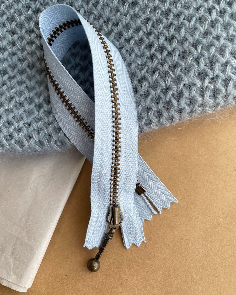 PetiteKnit Blixtlås 17 cm - Isblå - Butik Maglia