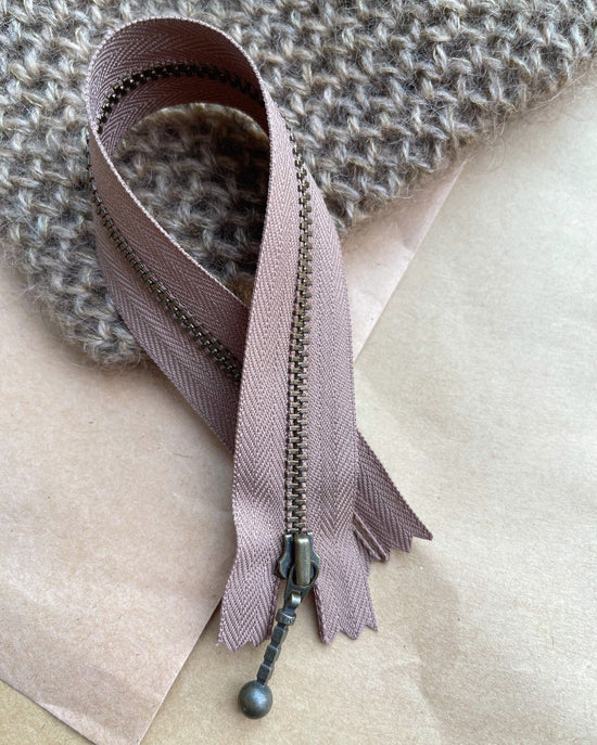 PetiteKnit Blixtlås 23 cm - Hasselnöt - Butik Maglia