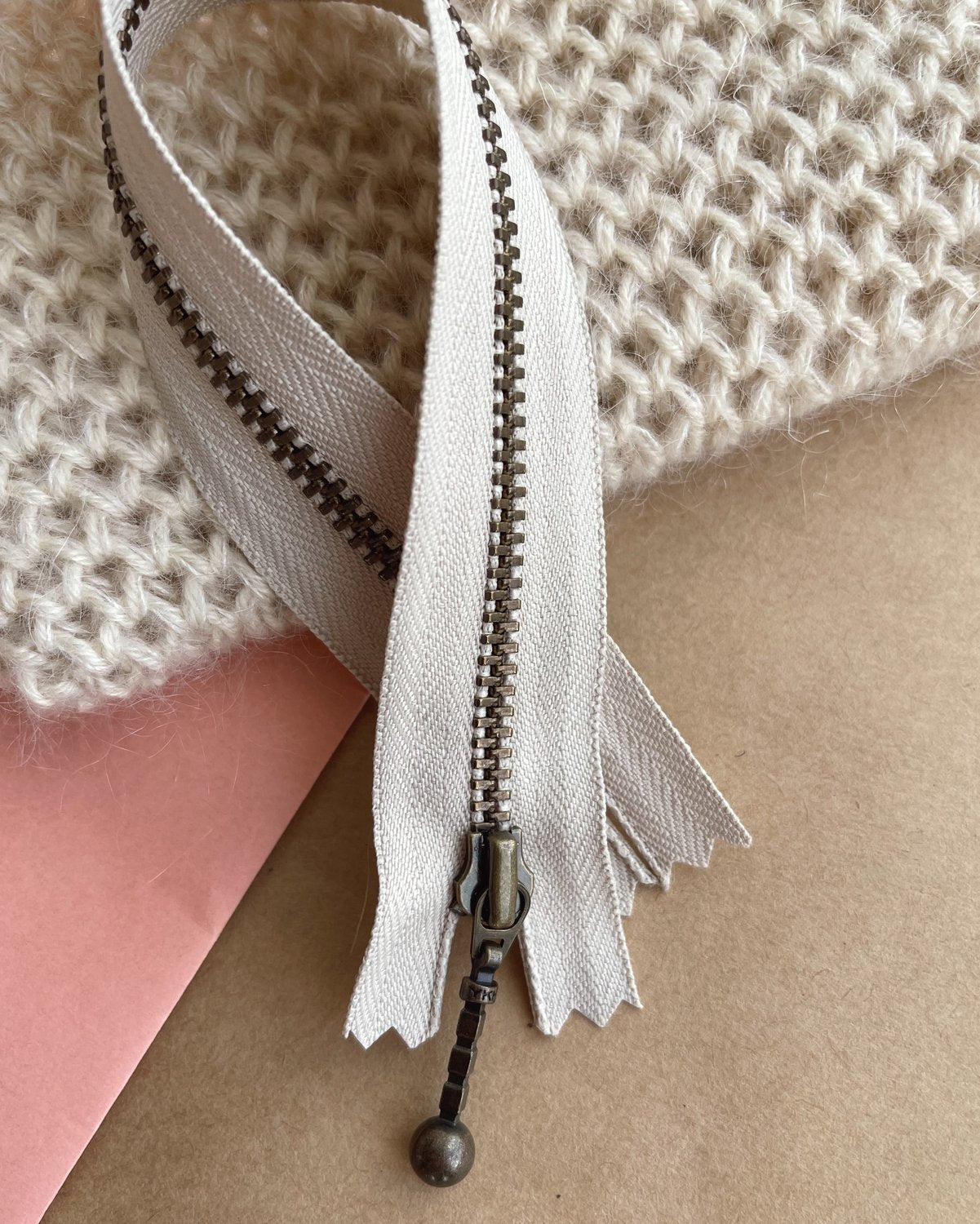 PetiteKnit Blixtlås 23 cm - Sand - Butik Maglia