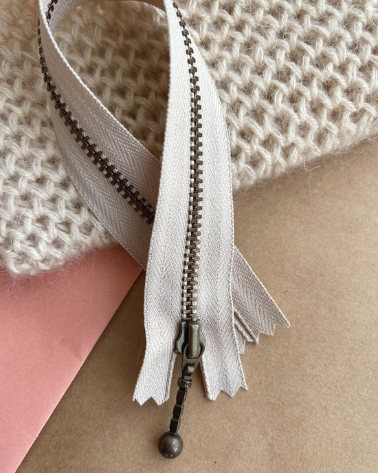 PetiteKnit Blixtlås 23 cm - Sand - Butik Maglia
