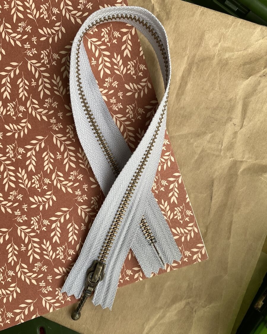 PetiteKnit Blixtlås 35 cm - Duvgrå - Butik Maglia