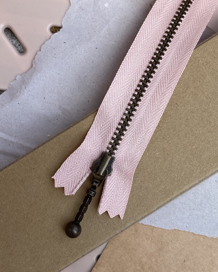 PetiteKnit Blixtlås 35 cm - Powder Pink - Butik Maglia