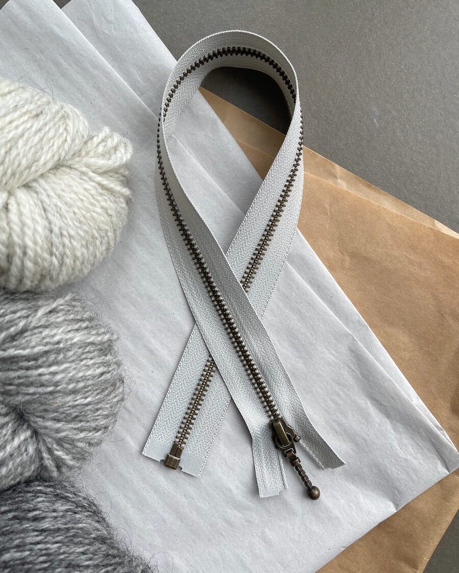 PetiteKnit Blixtlås 45 cm - Cement - Butik Maglia