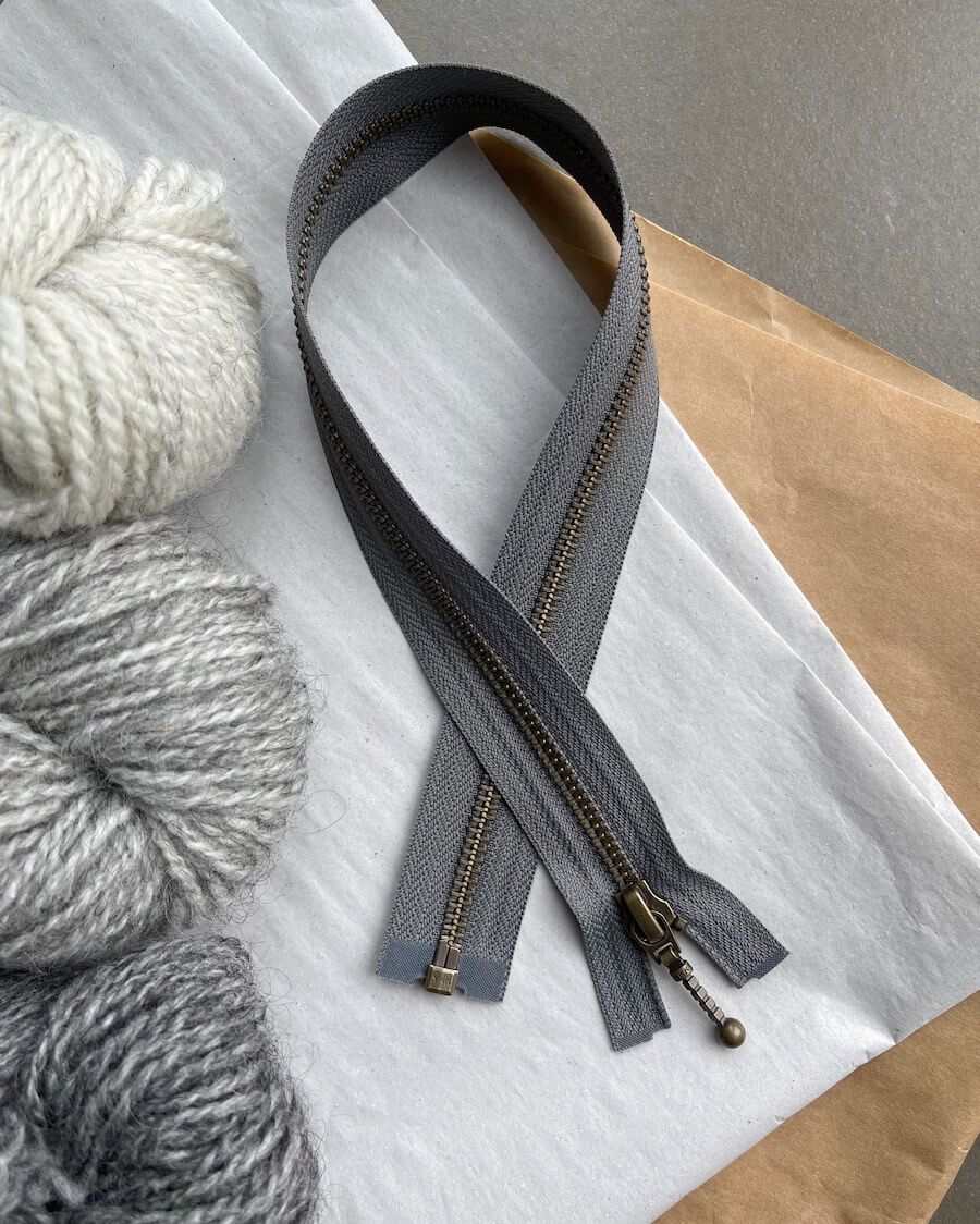 PetiteKnit Blixtlås 45 cm - Granit - Butik Maglia