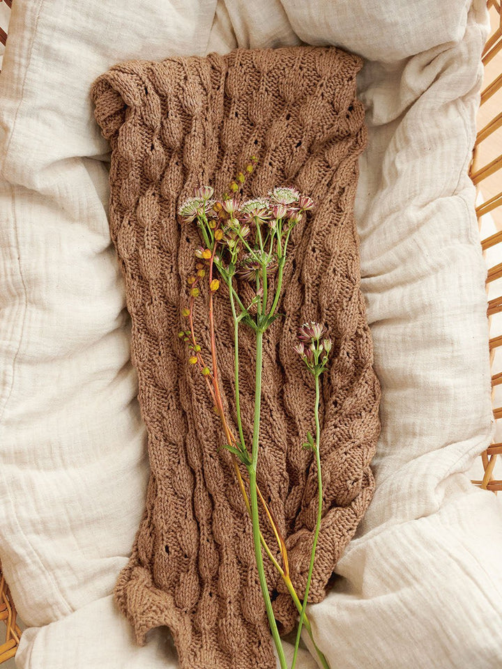 Sandnes 2413 - 3 Lilja babyfilt - Butik Maglia