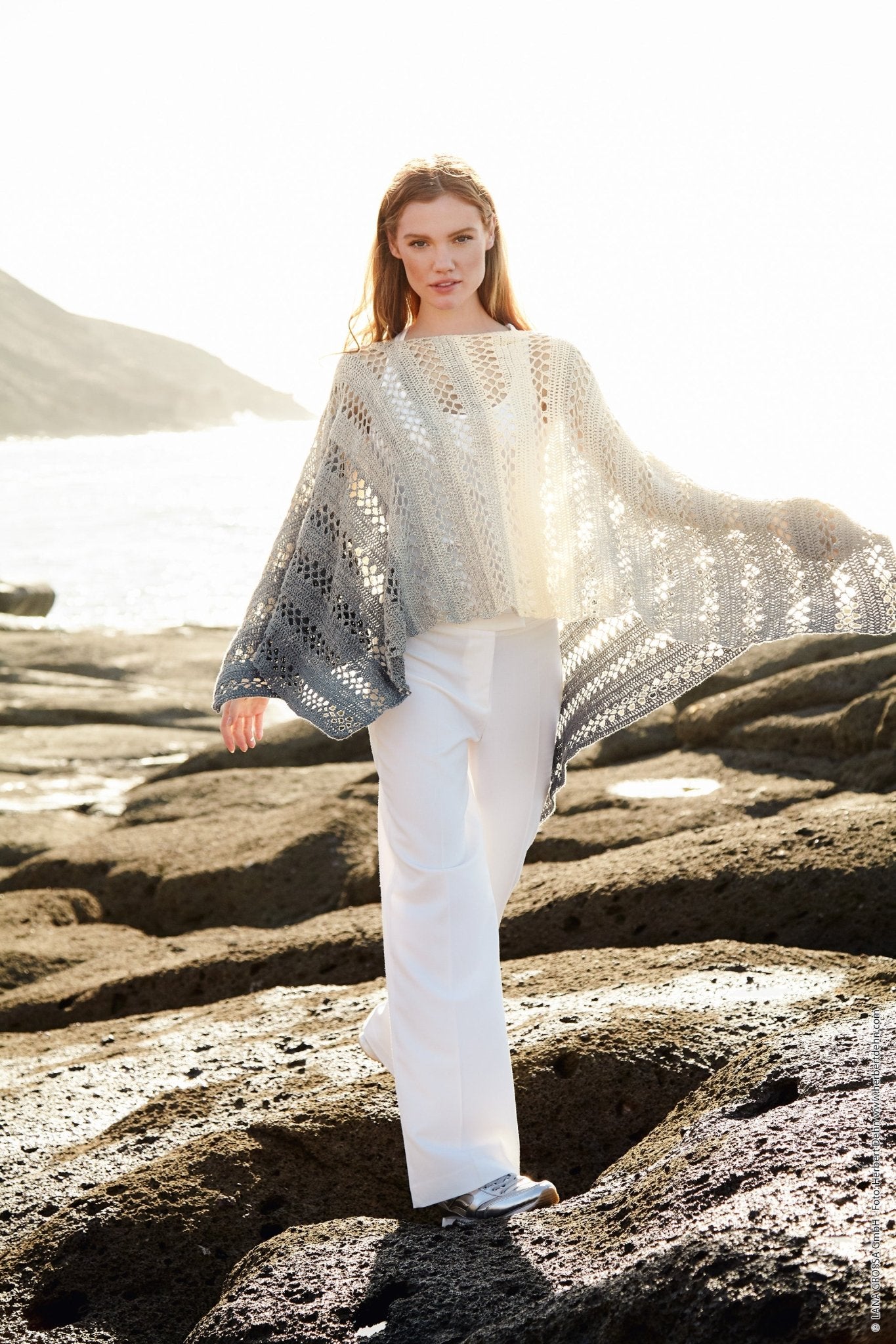 Virkad poncho mod 05 häfte Shades of Cotton 03 - eng - Butik Maglia