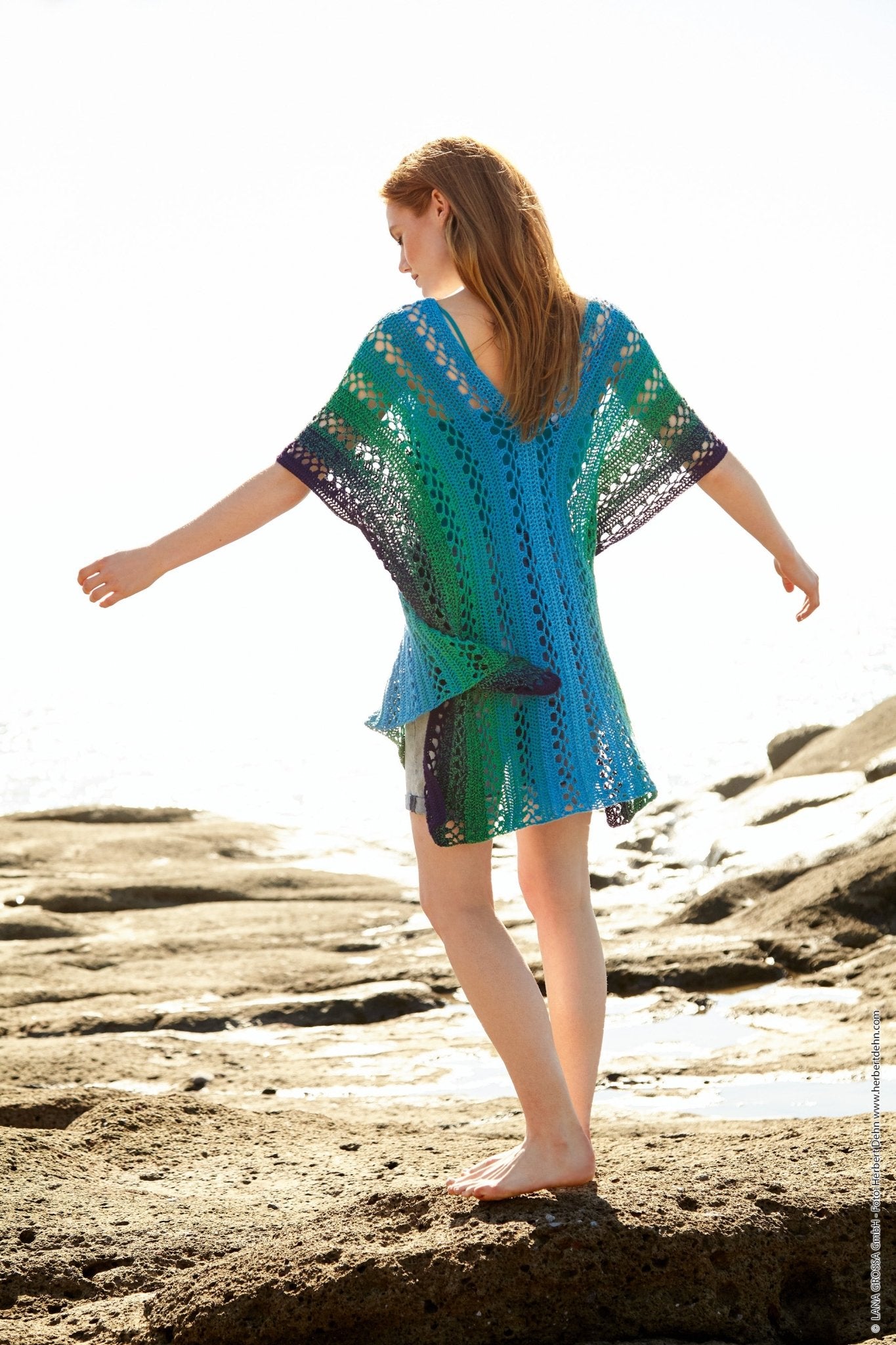 Virkad poncho mod 05 häfte Shades of Cotton 03 - eng - Butik Maglia